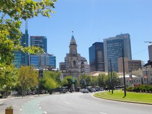 こちらの時計塔はジブリ映画「魔女の宅急便」飛行船が時計台に引っかかるシーンのモデルになった時計台と言われています