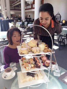 レストランでの接客業