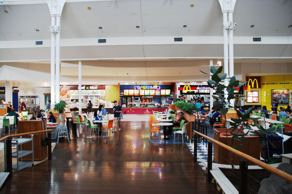food court5 ショッピングセンターのフードコート