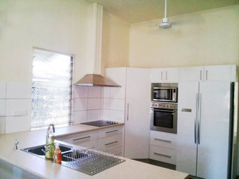 シェアハウス-キッチン (1) シェアハウス-キッチン (1)