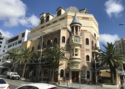 サーファーズパラダイス Clock Hotel 時計が目印のホテル