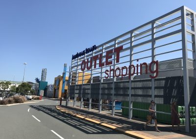 サーファーズパラダイスから車で10分のところにあるHarbour Town Premium Outlets