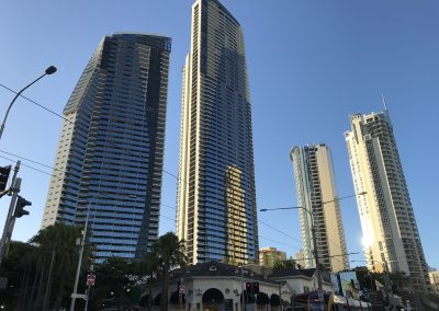 サーファーズパラダイスの中心地にある高層ホテル