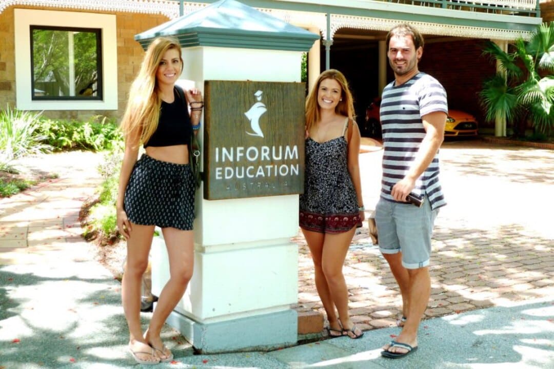 インフォーラム